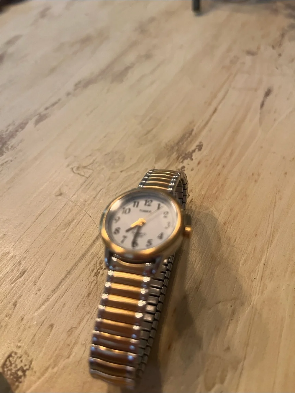 ❤️ 6 for 20 ❤️Timex gold and silver women’s wristwatch.